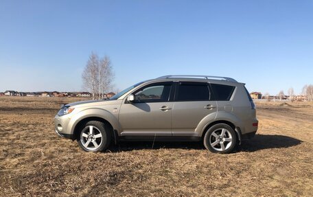 Mitsubishi Outlander III рестайлинг 3, 2008 год, 1 700 000 рублей, 8 фотография