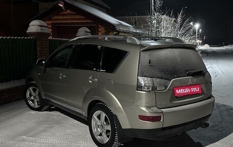 Mitsubishi Outlander III рестайлинг 3, 2008 год, 1 700 000 рублей, 2 фотография