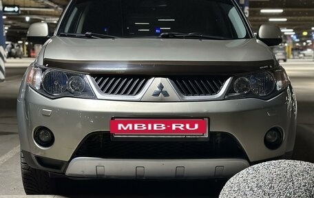 Mitsubishi Outlander III рестайлинг 3, 2008 год, 1 700 000 рублей, 4 фотография