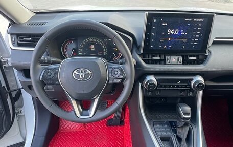 Toyota RAV4, 2022 год, 2 900 333 рублей, 10 фотография