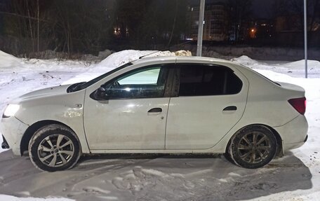 Renault Logan II, 2016 год, 380 000 рублей, 3 фотография