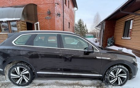 Volkswagen Touareg III, 2018 год, 5 000 000 рублей, 2 фотография