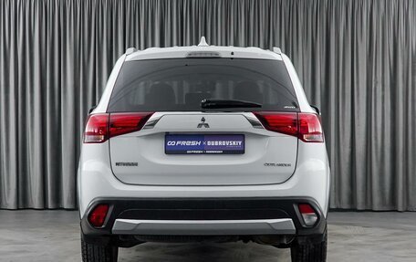 Mitsubishi Outlander III рестайлинг 3, 2018 год, 2 449 000 рублей, 4 фотография