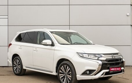 Mitsubishi Outlander III рестайлинг 3, 2022 год, 3 199 000 рублей, 1 фотография