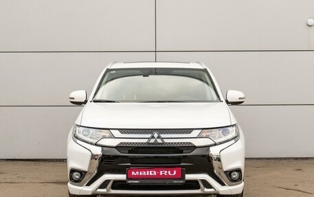 Mitsubishi Outlander III рестайлинг 3, 2022 год, 3 199 000 рублей, 3 фотография