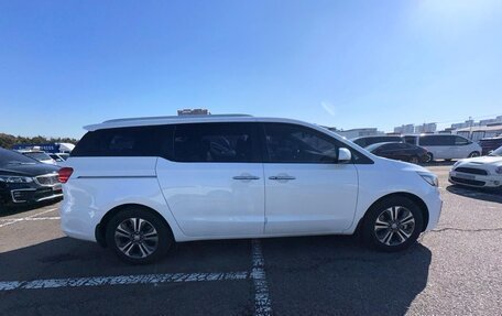 KIA Carnival III, 2019 год, 2 660 000 рублей, 3 фотография