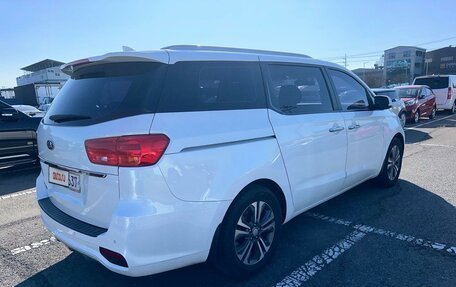 KIA Carnival III, 2019 год, 2 660 000 рублей, 7 фотография