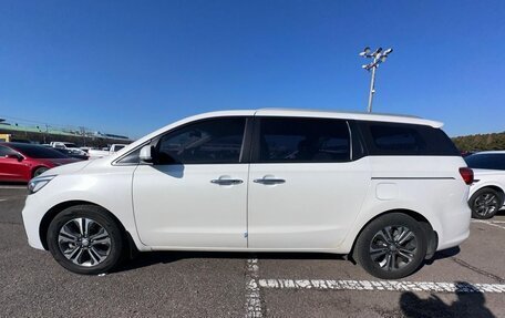 KIA Carnival III, 2019 год, 2 660 000 рублей, 15 фотография