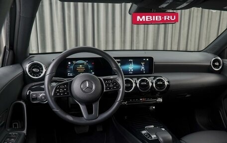 Mercedes-Benz A-Класс, 2019 год, 2 590 000 рублей, 6 фотография