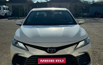 Toyota Camry, 2022 год, 3 900 000 рублей, 1 фотография