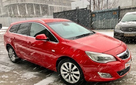 Opel Astra J, 2011 год, 895 000 рублей, 1 фотография