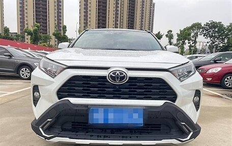 Toyota RAV4, 2021 год, 2 557 000 рублей, 5 фотография