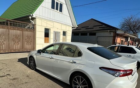 Toyota Camry, 2022 год, 3 900 000 рублей, 4 фотография