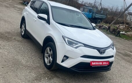 Toyota RAV4, 2017 год, 2 400 000 рублей, 17 фотография