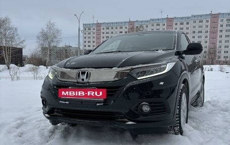 Honda Vezel, 2019 год, 1 999 990 рублей, 3 фотография