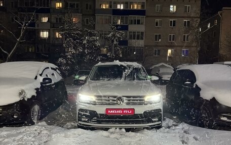 Volkswagen Tiguan II, 2019 год, 3 950 000 рублей, 1 фотография