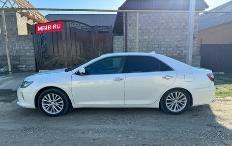 Toyota Camry, 2015 год, 1 850 000 рублей, 4 фотография