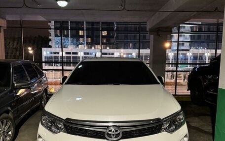 Toyota Camry, 2015 год, 1 850 000 рублей, 2 фотография