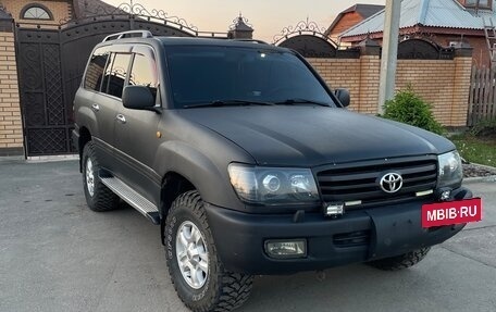 Toyota Land Cruiser 100 рестайлинг 2, 2001 год, 2 700 000 рублей, 2 фотография