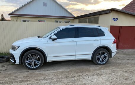 Volkswagen Tiguan II, 2019 год, 3 950 000 рублей, 3 фотография