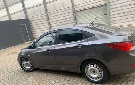 Hyundai Solaris II рестайлинг, 2013 год, 750 000 рублей, 2 фотография