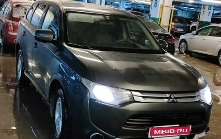 Mitsubishi Outlander III рестайлинг 3, 2014 год, 1 470 000 рублей, 1 фотография