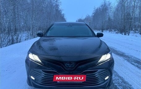 Toyota Camry, 2018 год, 3 230 000 рублей, 1 фотография