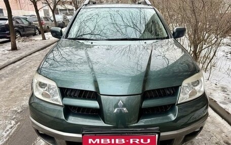 Mitsubishi Outlander III рестайлинг 3, 2005 год, 615 000 рублей, 1 фотография