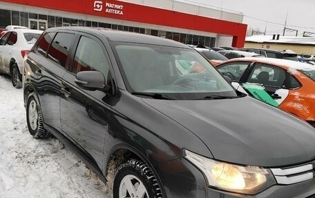 Mitsubishi Outlander III рестайлинг 3, 2014 год, 1 470 000 рублей, 15 фотография