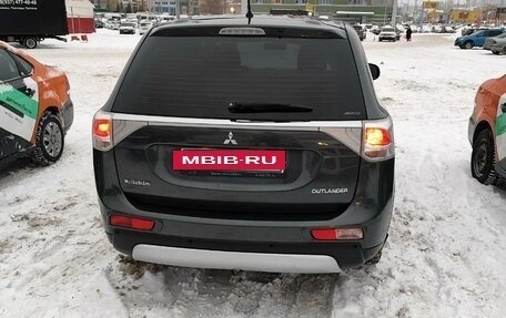 Mitsubishi Outlander III рестайлинг 3, 2014 год, 1 470 000 рублей, 16 фотография