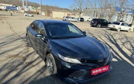 Toyota Camry, 2018 год, 2 980 000 рублей, 2 фотография