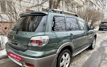 Mitsubishi Outlander III рестайлинг 3, 2005 год, 615 000 рублей, 3 фотография