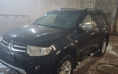 Mitsubishi Pajero Sport II рестайлинг, 2014 год, 2 100 000 рублей, 3 фотография