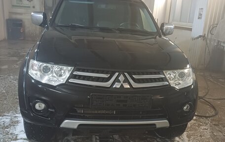 Mitsubishi Pajero Sport II рестайлинг, 2014 год, 2 100 000 рублей, 4 фотография