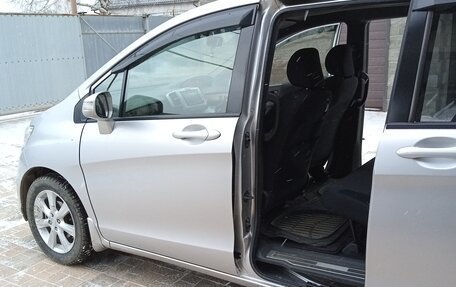 Honda Freed I, 2013 год, 1 280 000 рублей, 2 фотография