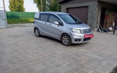 Honda Freed I, 2013 год, 1 280 000 рублей, 10 фотография