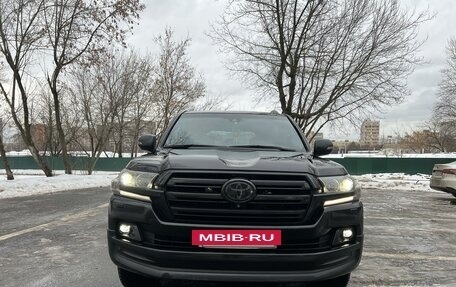 Toyota Land Cruiser 200, 2017 год, 6 150 000 рублей, 3 фотография