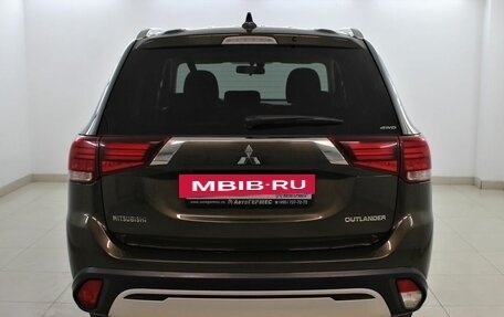 Mitsubishi Outlander III рестайлинг 3, 2019 год, 2 230 000 рублей, 3 фотография