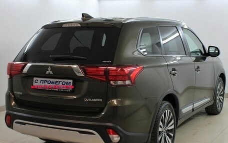 Mitsubishi Outlander III рестайлинг 3, 2019 год, 2 230 000 рублей, 4 фотография