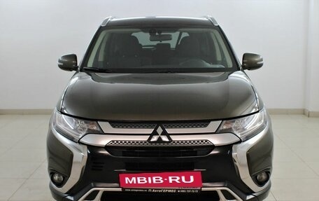 Mitsubishi Outlander III рестайлинг 3, 2019 год, 2 230 000 рублей, 2 фотография