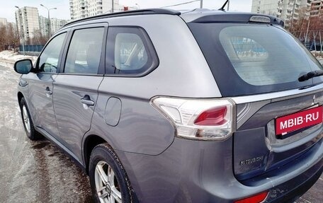 Mitsubishi Outlander III рестайлинг 3, 2012 год, 1 330 000 рублей, 3 фотография