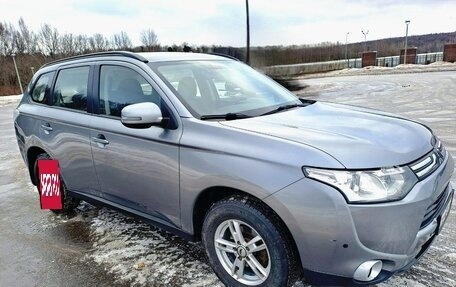 Mitsubishi Outlander III рестайлинг 3, 2012 год, 1 330 000 рублей, 9 фотография