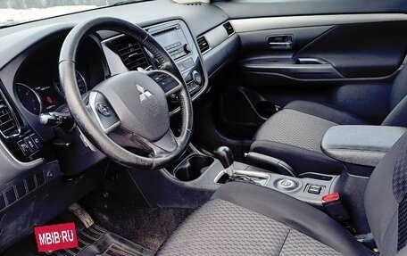 Mitsubishi Outlander III рестайлинг 3, 2012 год, 1 330 000 рублей, 16 фотография