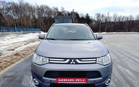 Mitsubishi Outlander III рестайлинг 3, 2012 год, 1 330 000 рублей, 11 фотография