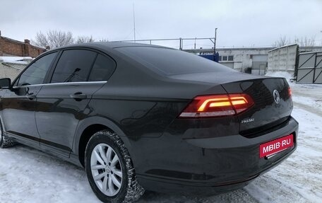 Volkswagen Passat B8 рестайлинг, 2015 год, 1 700 000 рублей, 5 фотография