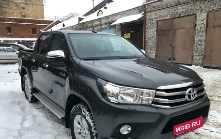 Toyota Hilux VIII, 2017 год, 3 900 000 рублей, 7 фотография