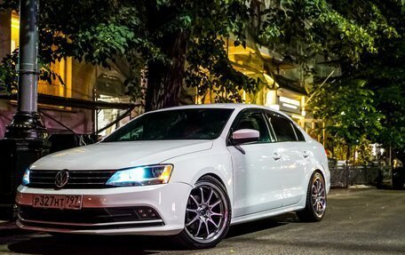 Volkswagen Jetta VI, 2016 год, 1 550 000 рублей, 2 фотография