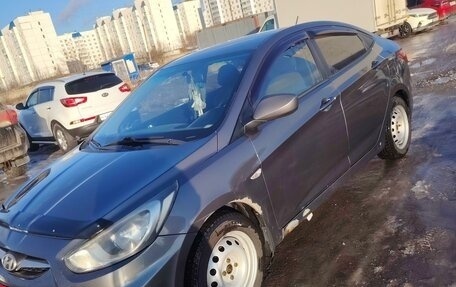 Hyundai Solaris II рестайлинг, 2011 год, 730 000 рублей, 4 фотография