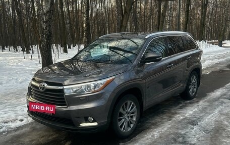 Toyota Highlander III, 2015 год, 3 350 000 рублей, 2 фотография