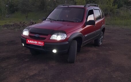 Chevrolet Niva I рестайлинг, 2009 год, 590 000 рублей, 5 фотография